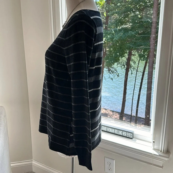 SMARTWOOL Merino Wool Blend V-neck Grey Stripe Sweater, Small, Like New - Picture 3 of 8